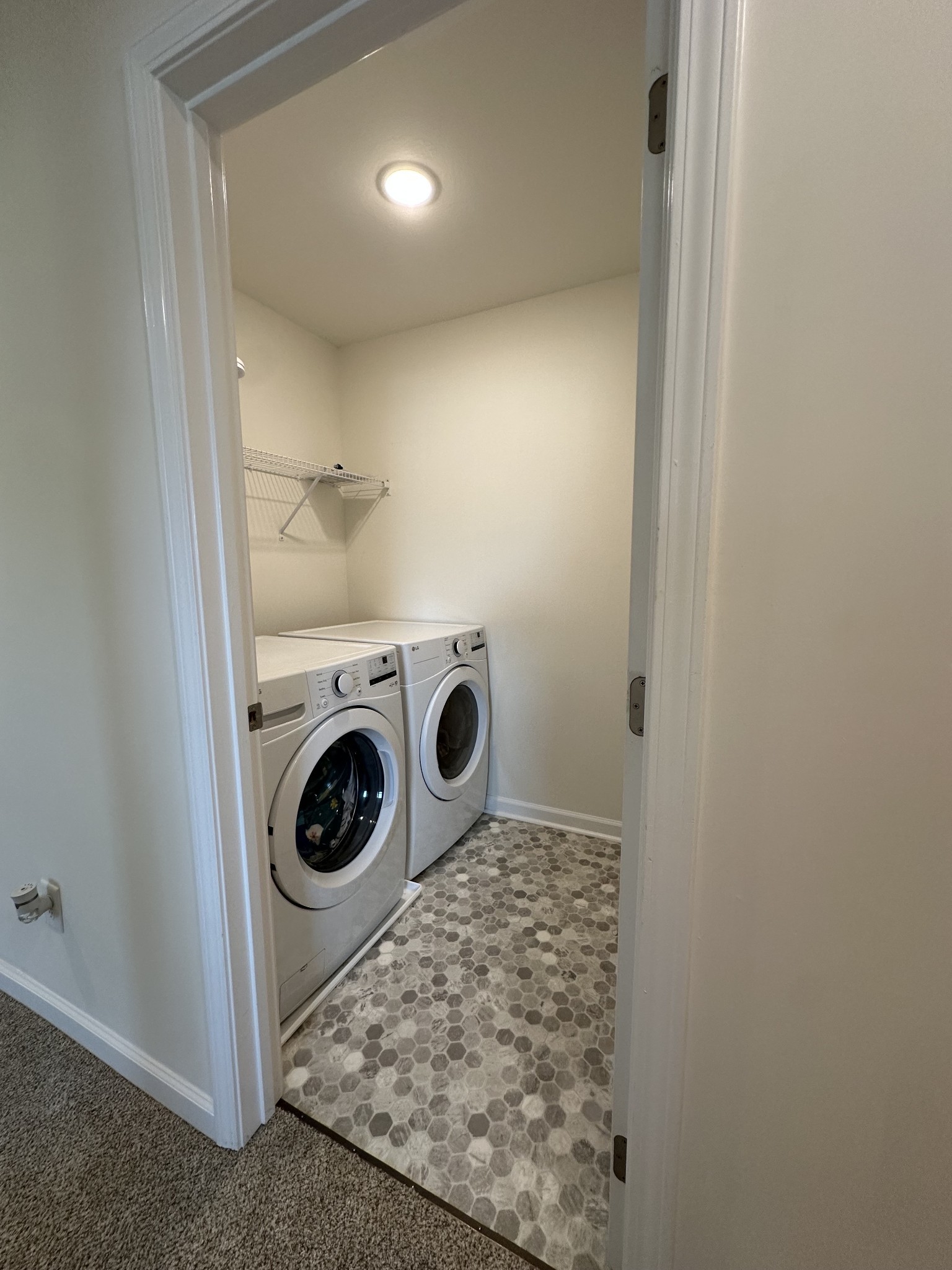 128 Quarry Rdg Road Clarksville, TN 37043 - Photo 19 of 24 a utility room with dryer and washer