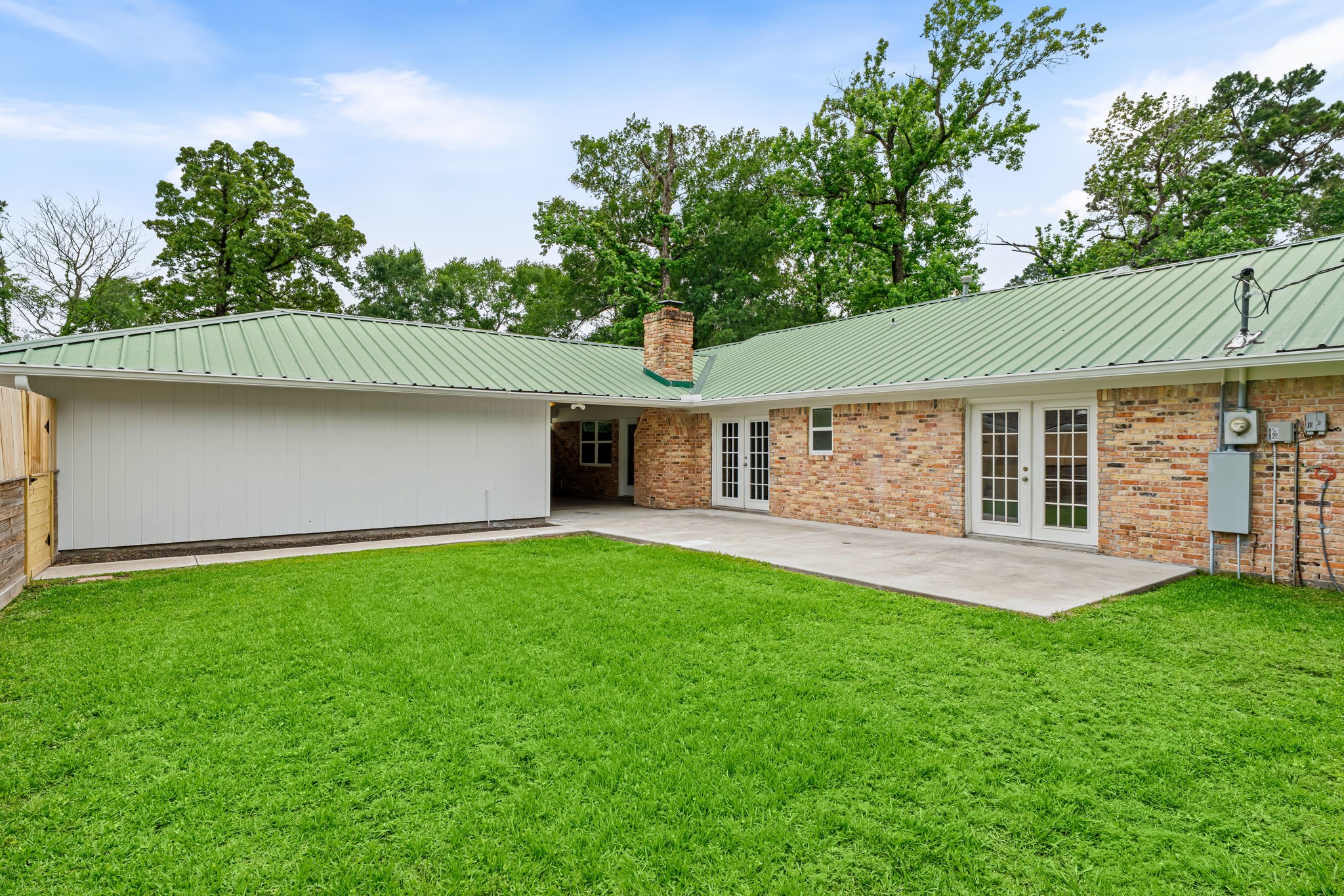 25802 Maplewood Drive Spring, TX 77386 - Photo 6 of 32 front view of a house with a yard