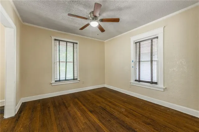 $2,450 | 3810 Wyandotte Street, Kansas City, MO 64111