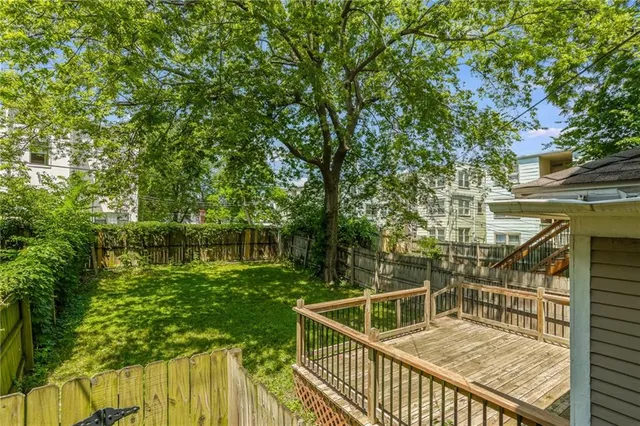 $2,450 | 3810 Wyandotte Street, Kansas City, MO 64111