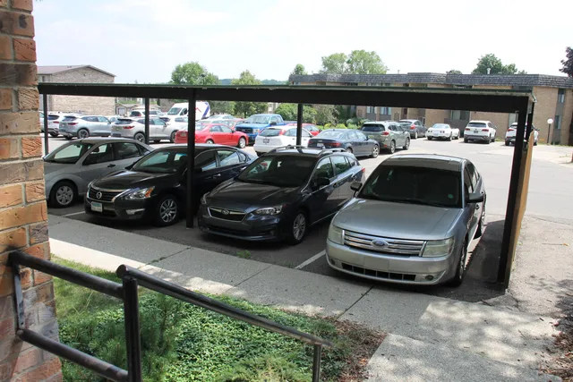 $179,900 | 1265 South Maple Road, Unit 207, Ann Arbor, MI 48103