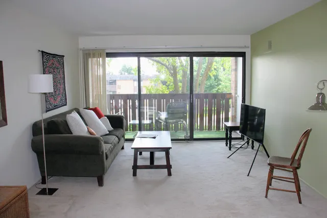 $179,900 | 1265 South Maple Road, Unit 207, Ann Arbor, MI 48103