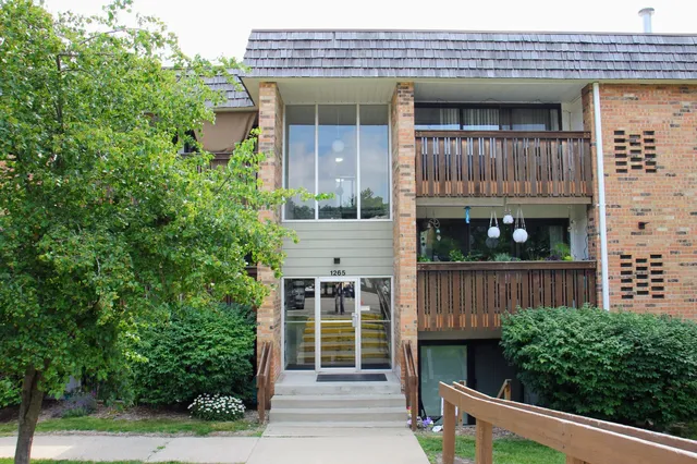 $179,900 | 1265 South Maple Road, Unit 207, Ann Arbor, MI 48103