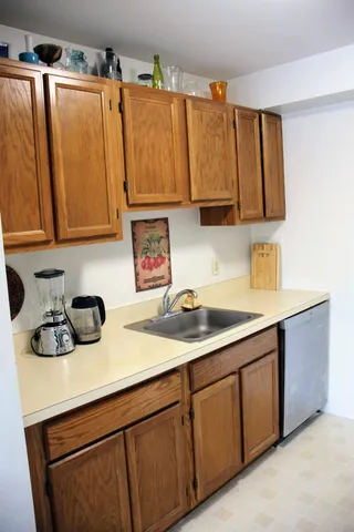 $179,900 | 1265 South Maple Road, Unit 207, Ann Arbor, MI 48103