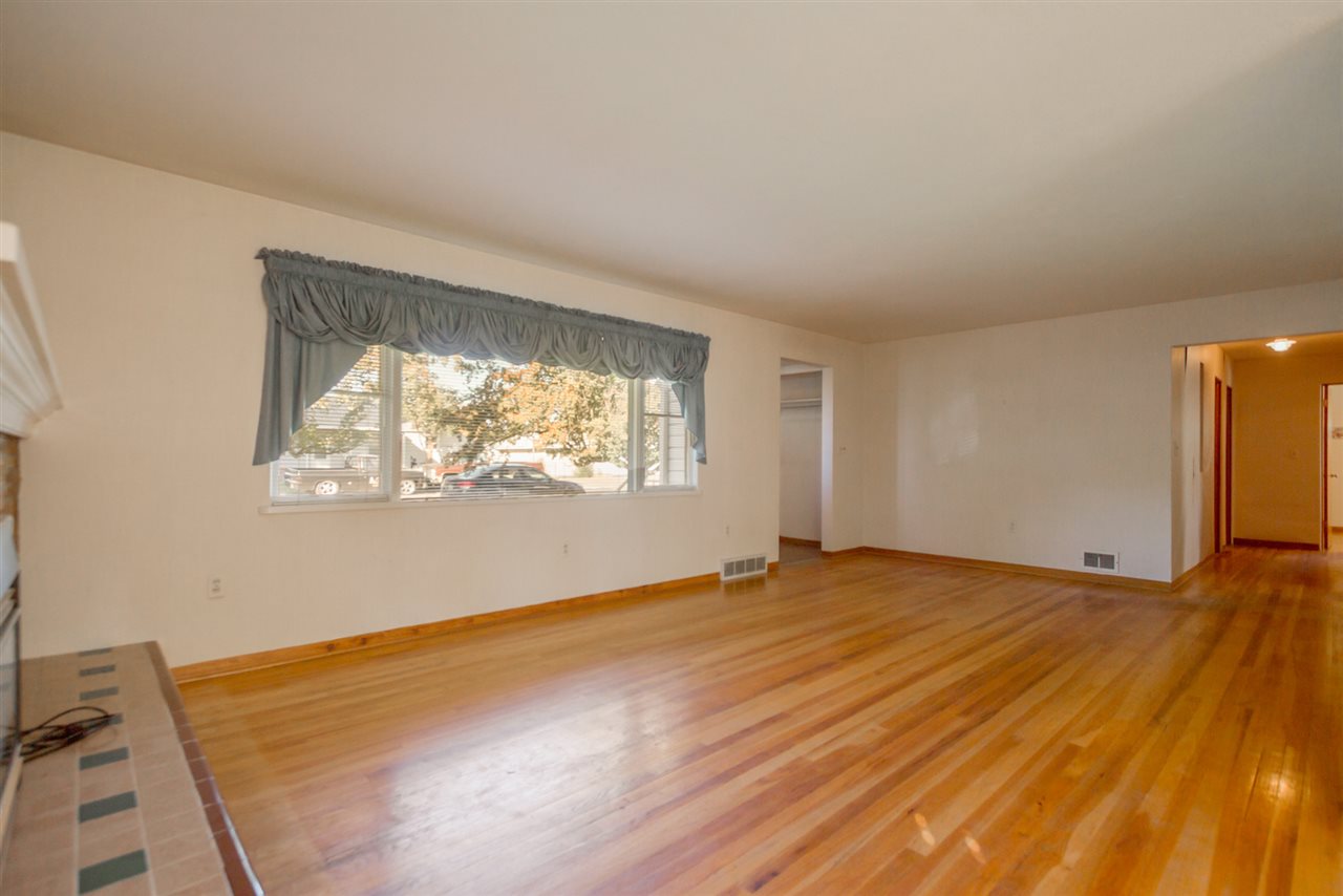 2816 North Stout Road Spokane Valley, WA 99206 - Photo 3 of 20