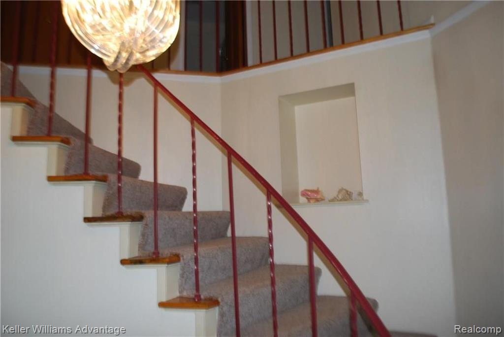 29930 Barwell Road Farmington Hills, MI 48334 - Photo 4 of 44