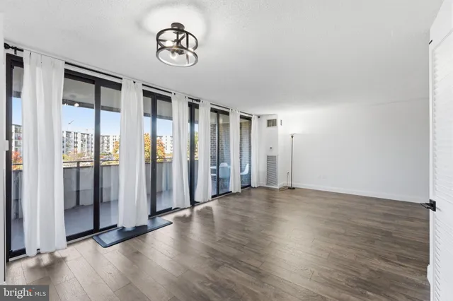 $264,500 | 250 South Reynolds Street, Unit 508, Alexandria, VA 22304