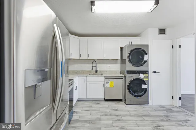 $264,500 | 250 South Reynolds Street, Unit 508, Alexandria, VA 22304