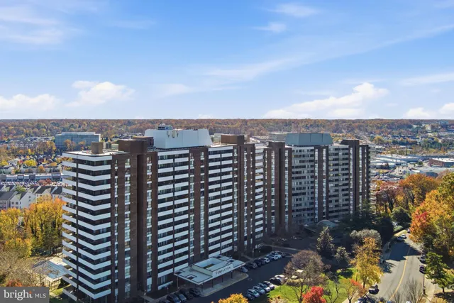 $264,500 | 250 South Reynolds Street, Unit 508, Alexandria, VA 22304