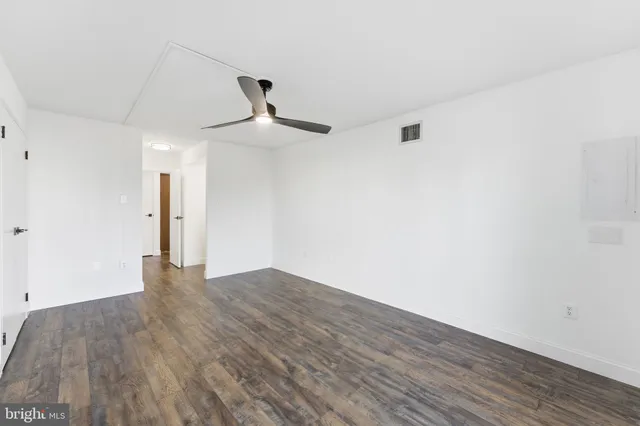 $264,500 | 250 South Reynolds Street, Unit 508, Alexandria, VA 22304