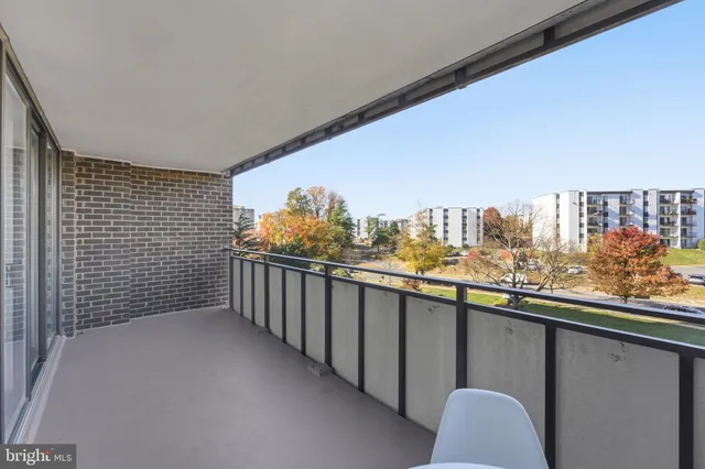 $264,500 | 250 South Reynolds Street, Unit 508, Alexandria, VA 22304