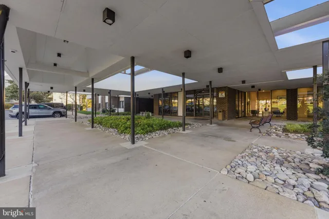 $264,500 | 250 South Reynolds Street, Unit 508, Alexandria, VA 22304