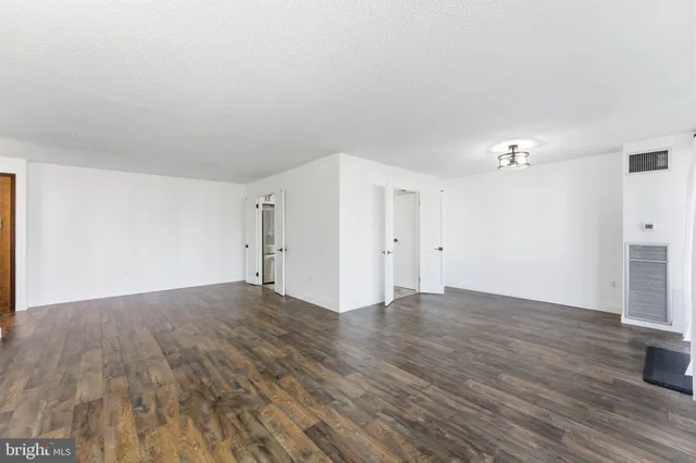 $264,500 | 250 South Reynolds Street, Unit 508, Alexandria, VA 22304