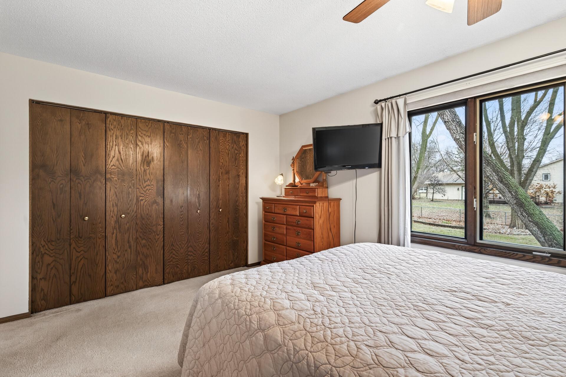 10156 Pilgrim Lane North Maple Grove, MN 55369 - Photo 11 of 35