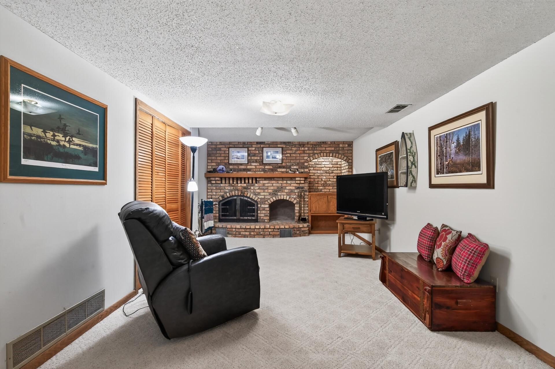 10156 Pilgrim Lane North Maple Grove, MN 55369 - Photo 15 of 35