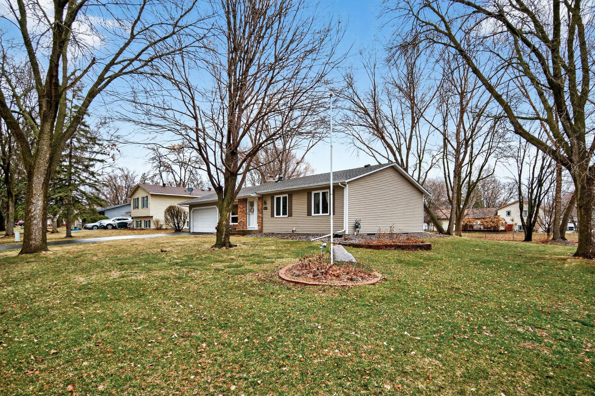 10156 Pilgrim Lane North Maple Grove, MN 55369 - Photo 2 of 35