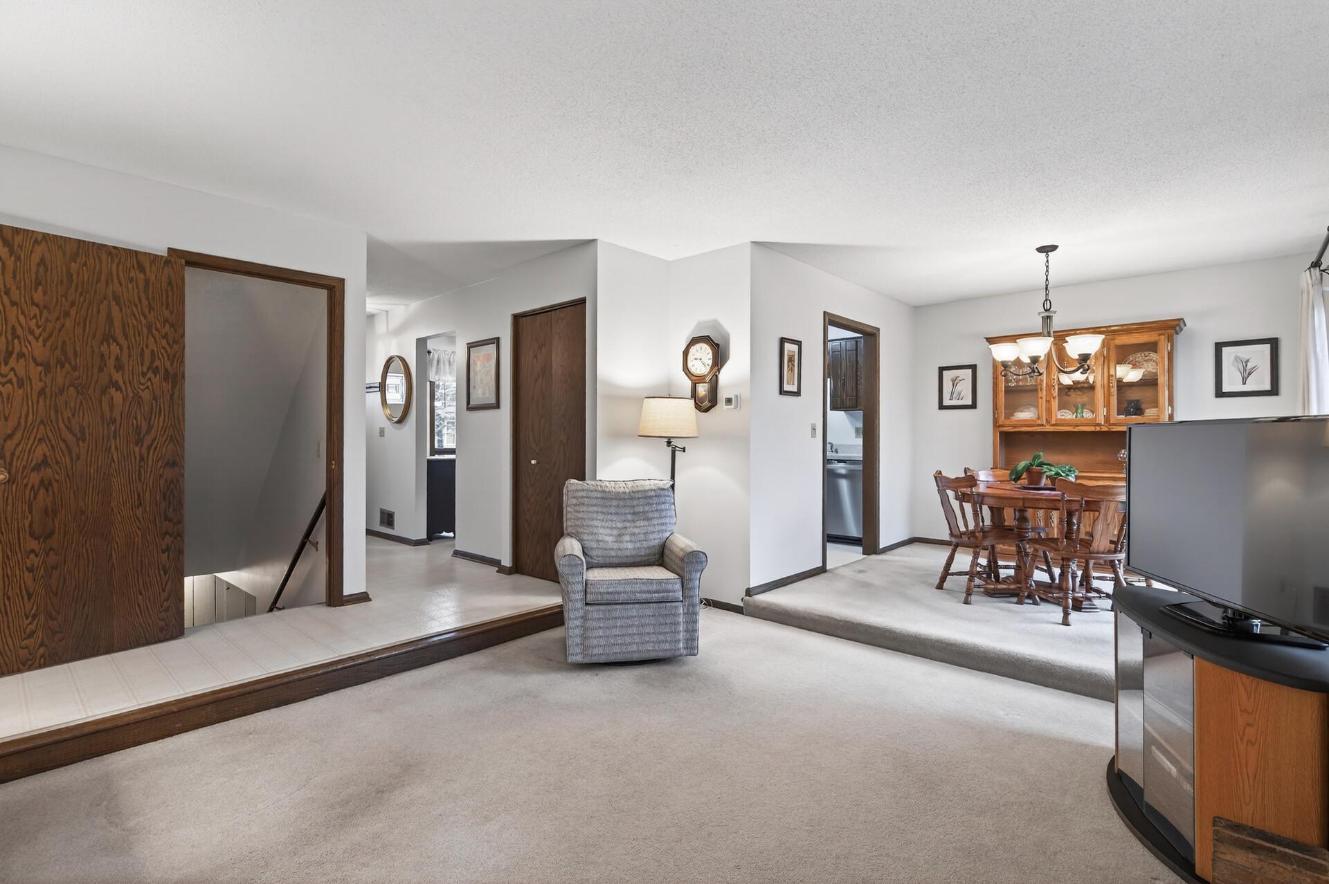 10156 Pilgrim Lane North Maple Grove, MN 55369 - Photo 8 of 35