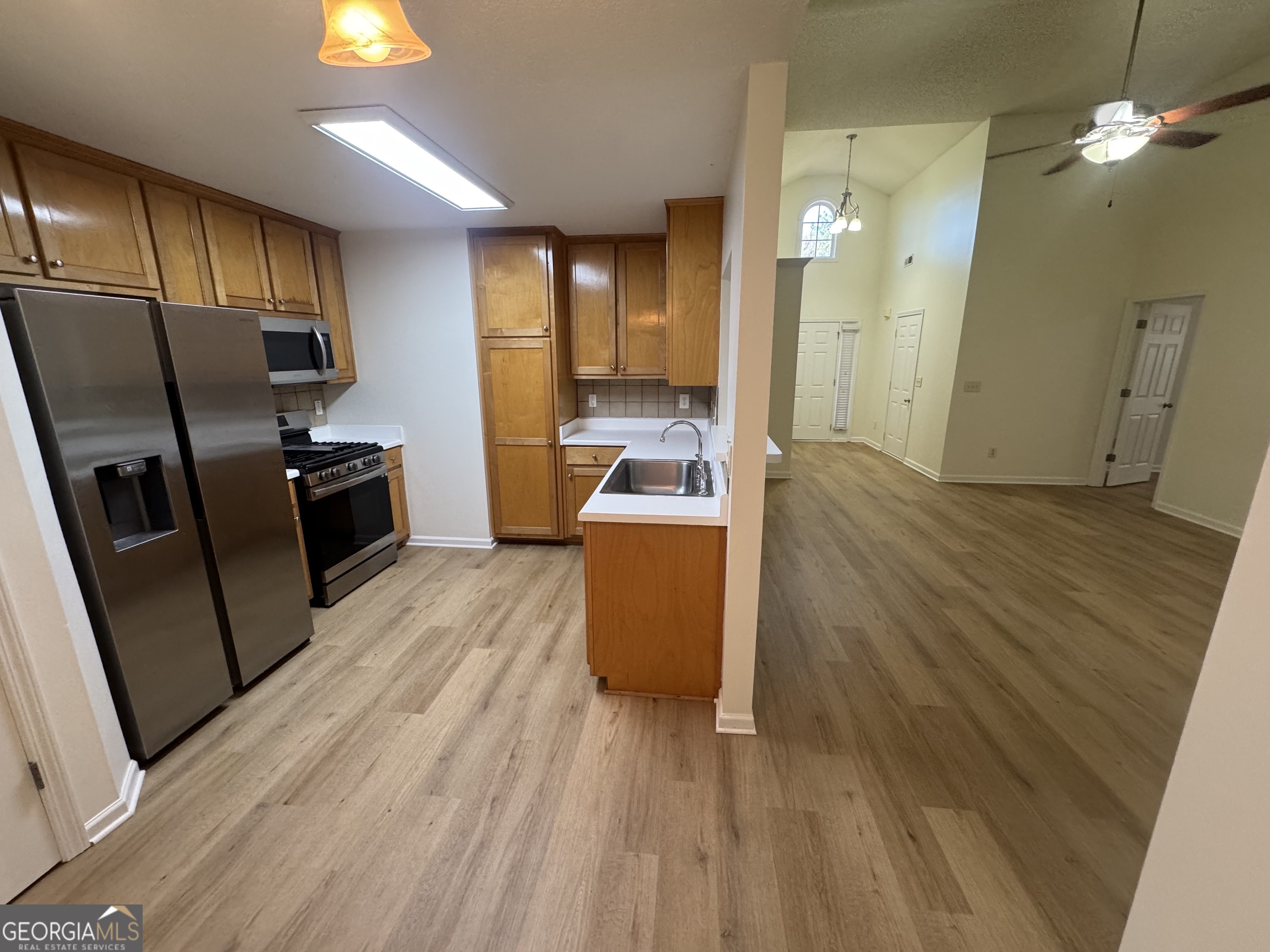 503 Hunterian Place Newnan, GA 30265 - Photo 2 of 8