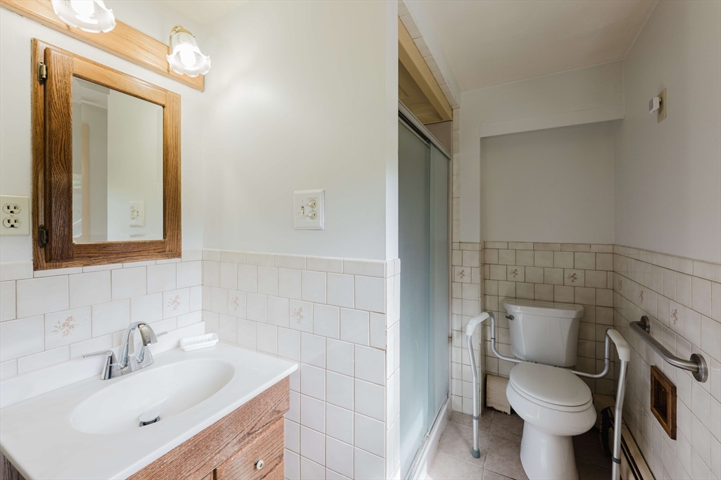1324 Main Street Acushnet, MA 02743 - Photo 33 of 36