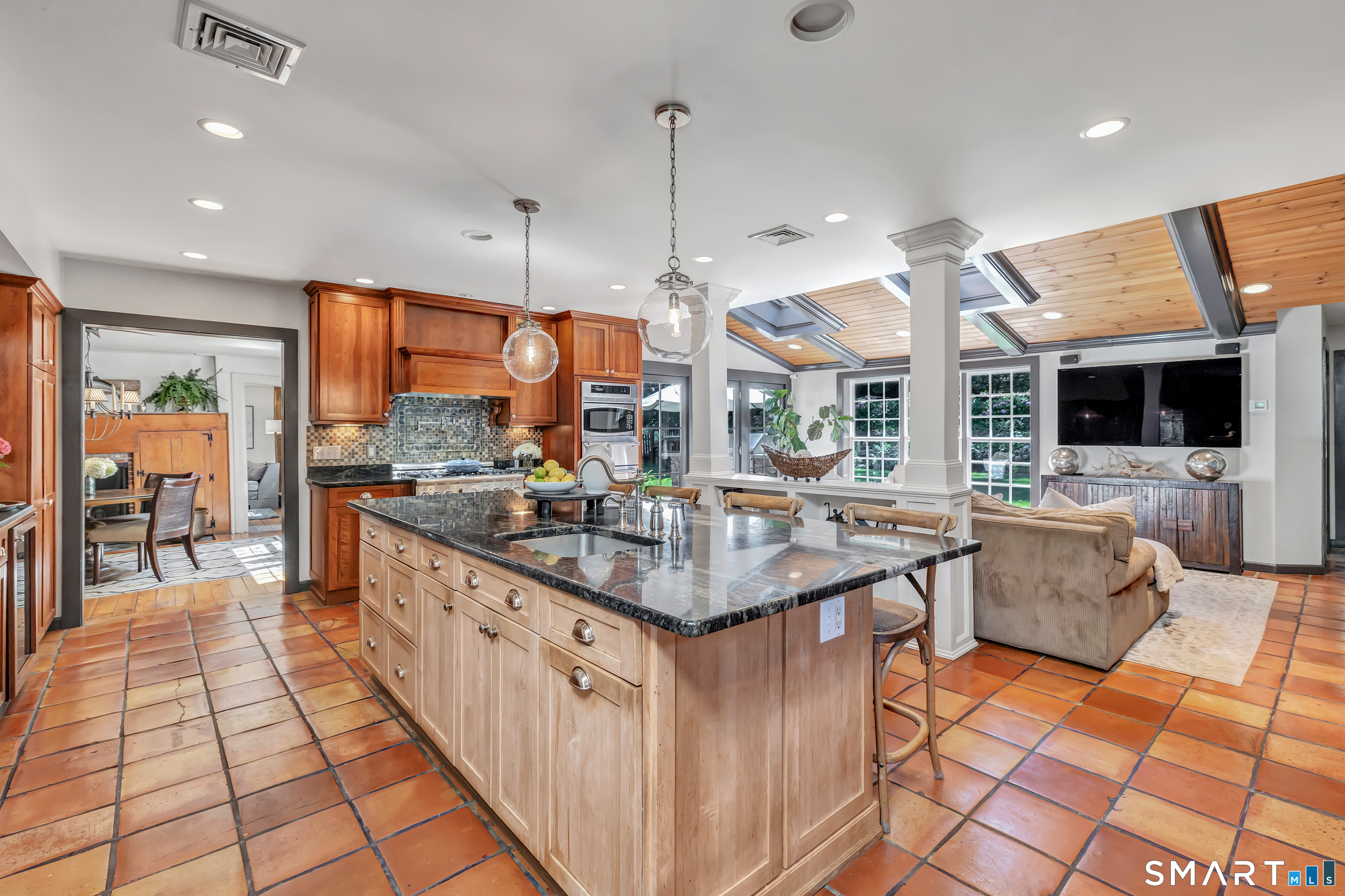 2580 North Benson Road Fairfield, CT 06824 - Photo 13 of 40 Gallery Image 13