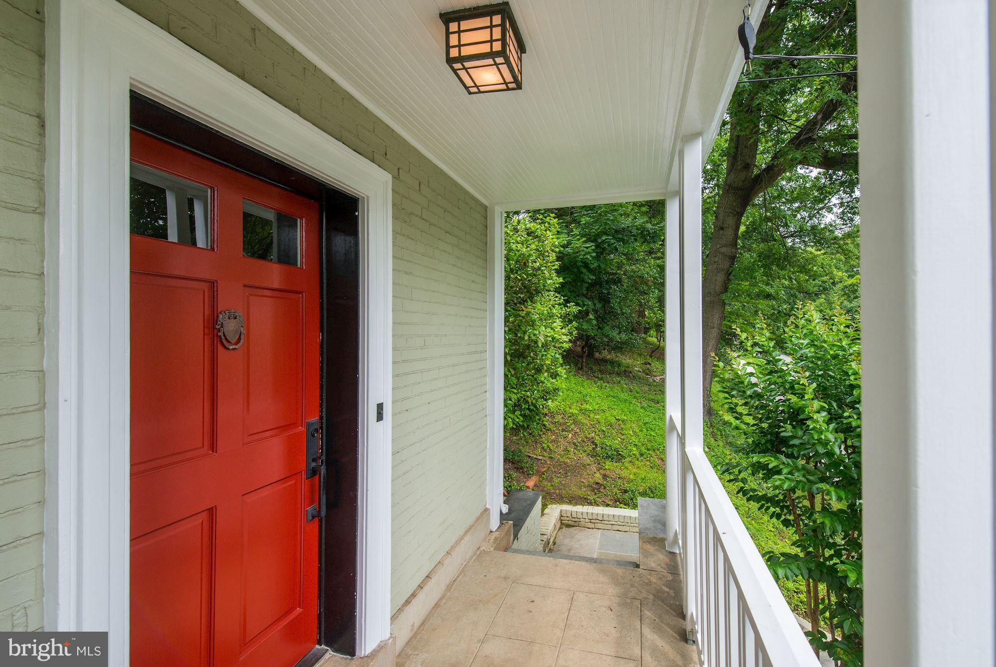 4711 Reservoir Road Northwest Washington, DC 20007 - Photo 3 of 30 Front porch