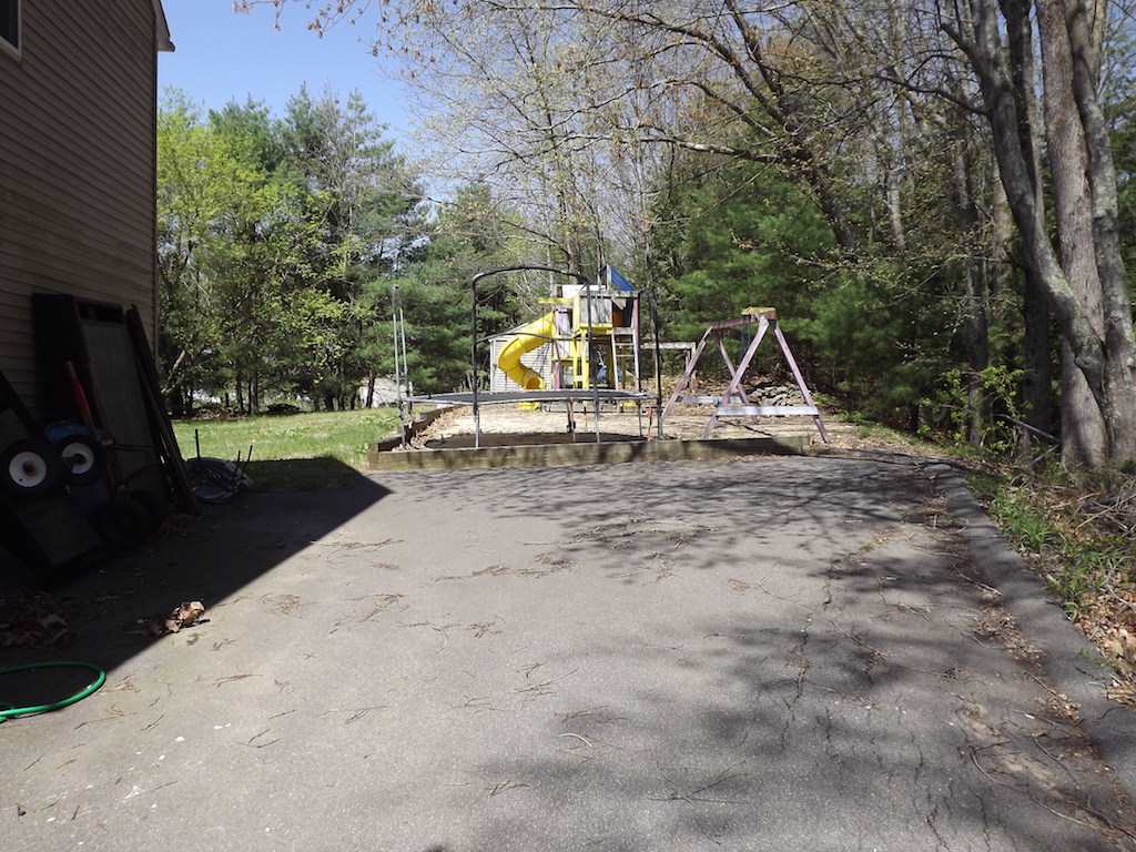 18 Roberts Road Litchfield, NH 03052 - Photo 35 of 40 Gallery Image 35