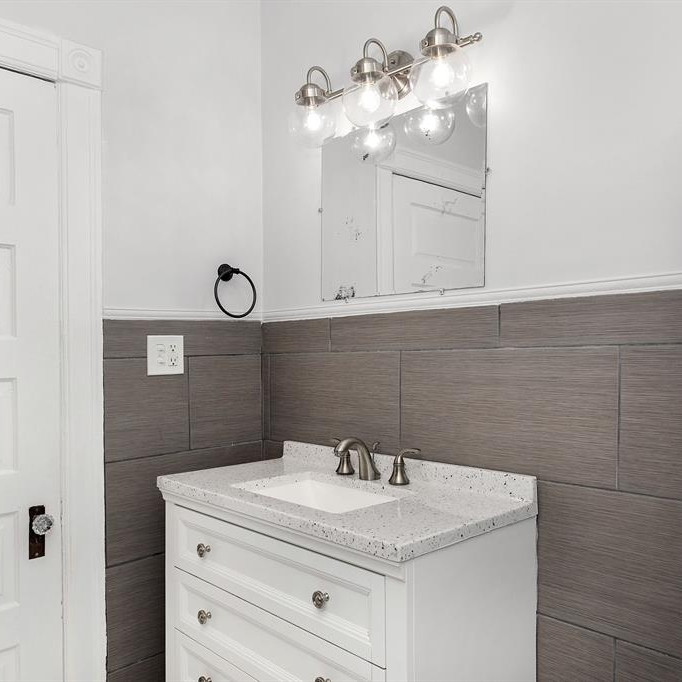 569 Melbourne Street Detroit, MI 48202 - Photo 13 of 16 Photo 14