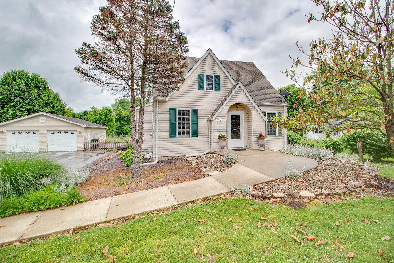 6429 Godfrey Road Godfrey, IL 62035 - Photo 2 of 37