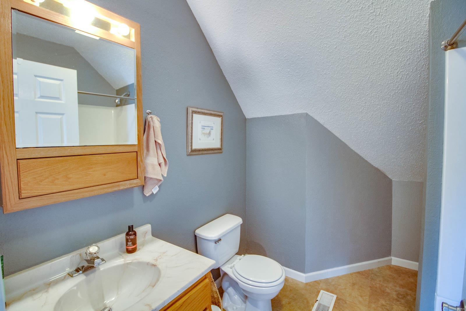6429 Godfrey Road Godfrey, IL 62035 - Photo 18 of 37