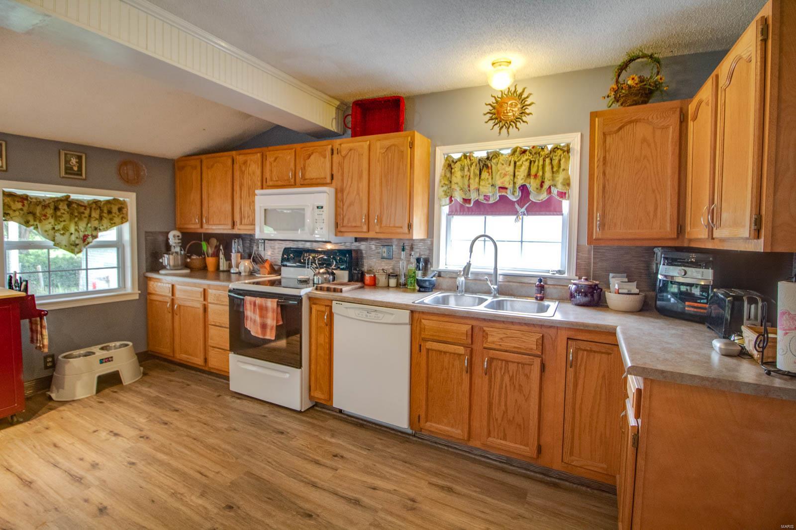 6429 Godfrey Road Godfrey, IL 62035 - Photo 10 of 37