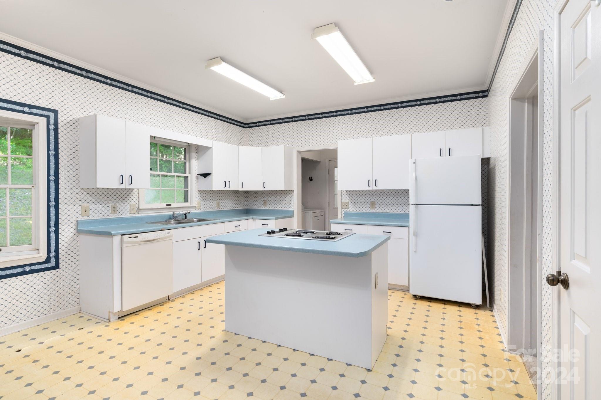 300 Smith Knolls Road Fairview, NC 28730 - Photo 8 of 31 Gallery Image 8