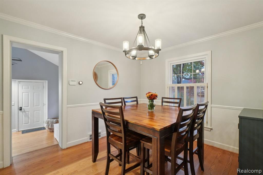 1039 Hawthorne Road Grosse Pointe Woods, MI 48236 - Photo 11 of 63