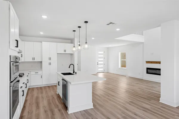 $2,600 | 23 Presidio Road, Montgomery, TX 77356