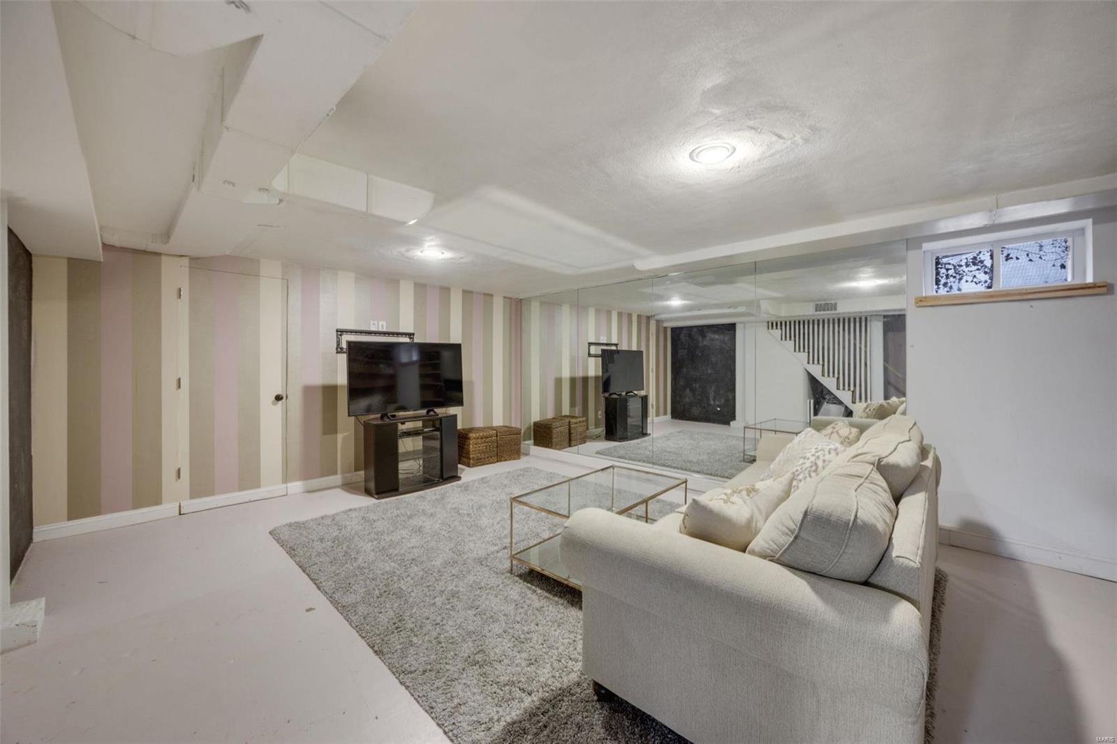 12 Enfield Road St. Louis, MO 63132 - Photo 28 of 37 Gallery Image 28