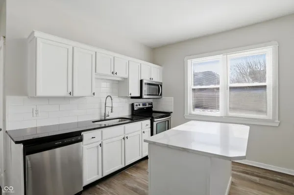 $1,395 | 510 North Beville Avenue, Indianapolis, IN 46201