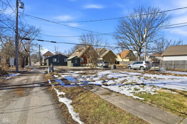 $1,395 | 510 North Beville Avenue, Indianapolis, IN 46201