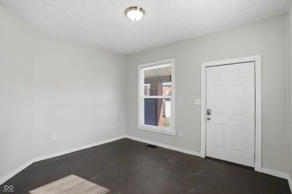 $1,395 | 510 North Beville Avenue, Indianapolis, IN 46201