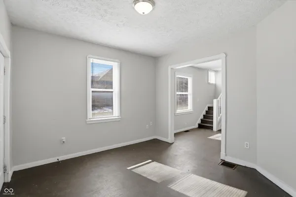 $1,395 | 510 North Beville Avenue, Indianapolis, IN 46201