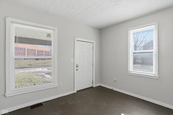 $1,395 | 510 North Beville Avenue, Indianapolis, IN 46201