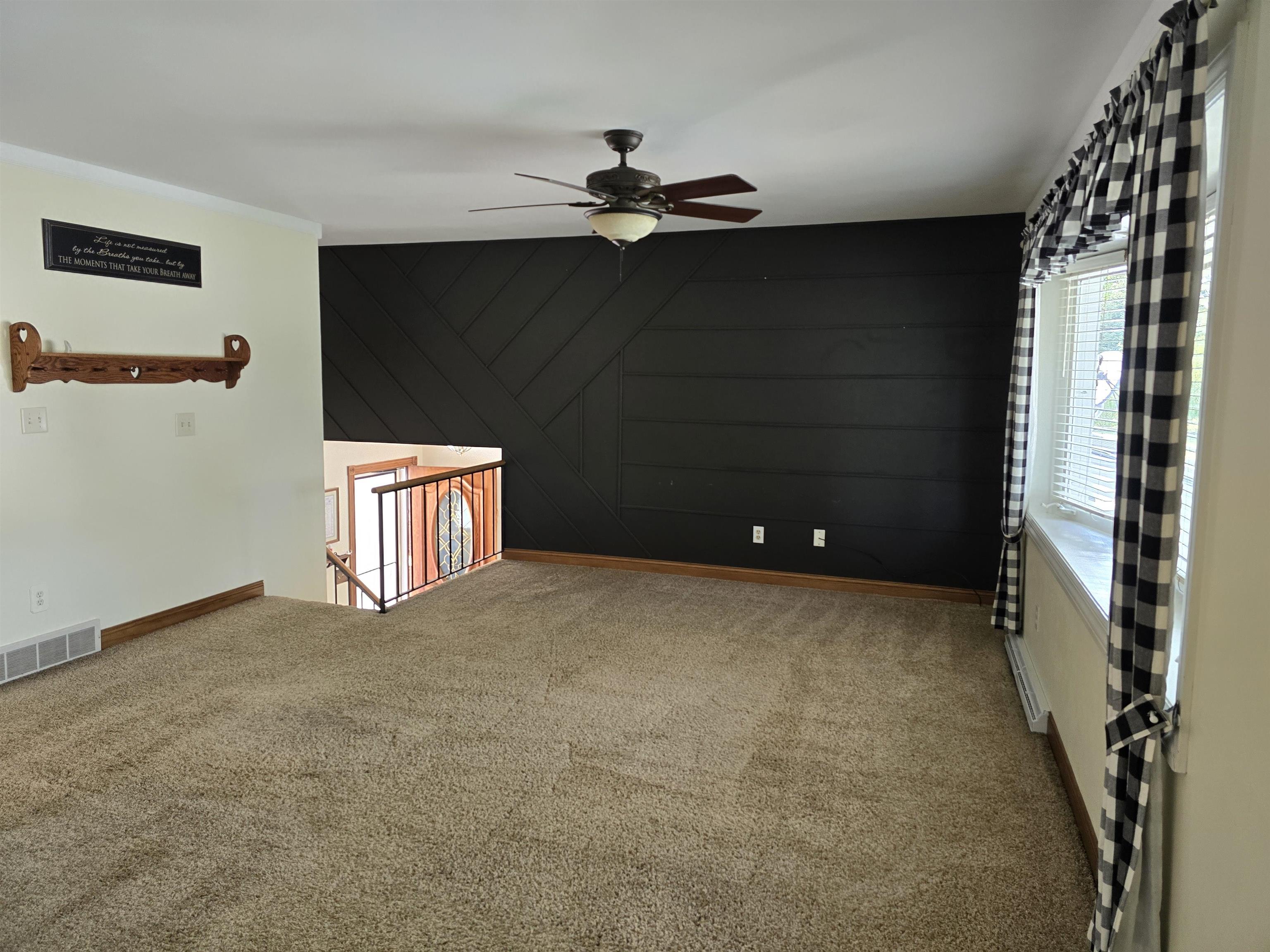 1924 West Middlebury Road Freeport, IL 61032 - Photo 14 of 42 Gallery Image 14