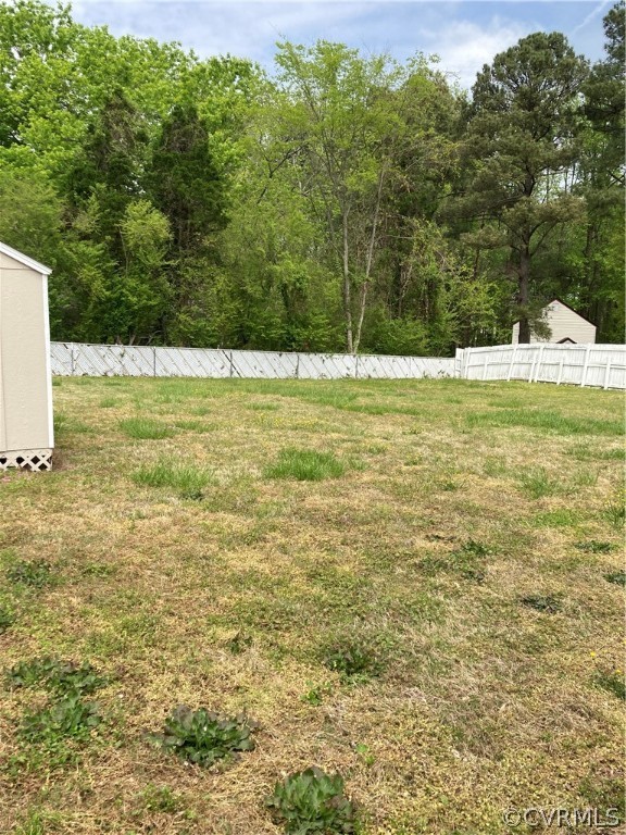 4200 Pettus Road Richmond, VA 23234 - Photo 7 of 16 Fenced back yard spacious