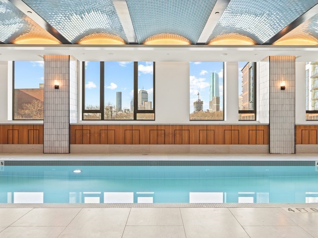 380 Harrison Avenue, Unit 14J Boston, MA 02118 - Photo 18 of 37 a view of a interior of the house