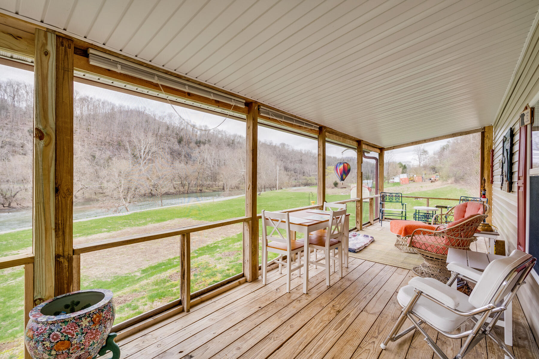 727 Waters Edge Road Duffield, VA 24244 - Photo 4 of 25 003