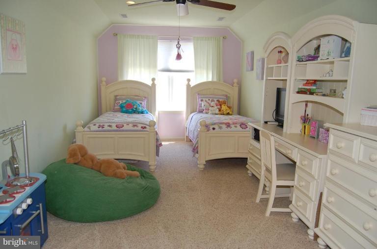 1536 Wakefield Road Edgewater, MD 21037 - Photo 12 of 16 Bedroom #1
