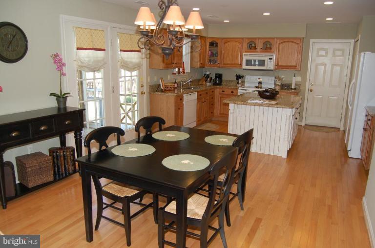 1536 Wakefield Road Edgewater, MD 21037 - Photo 5 of 16 Breakfast Area