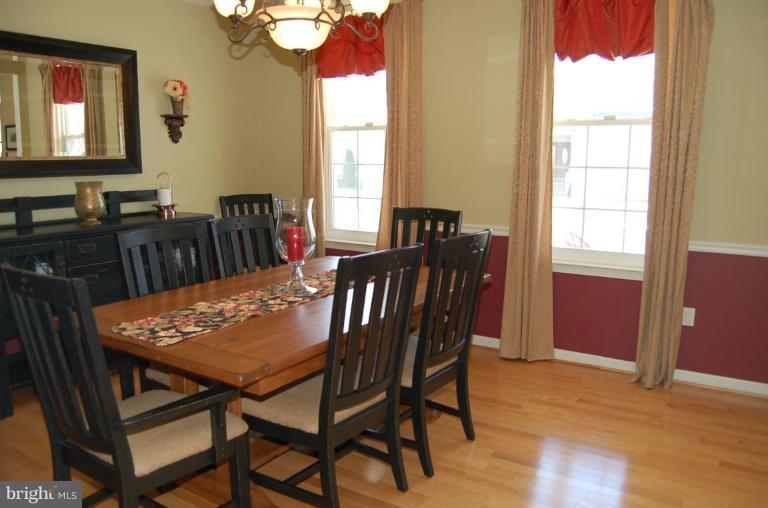1536 Wakefield Road Edgewater, MD 21037 - Photo 6 of 16 Dining Room