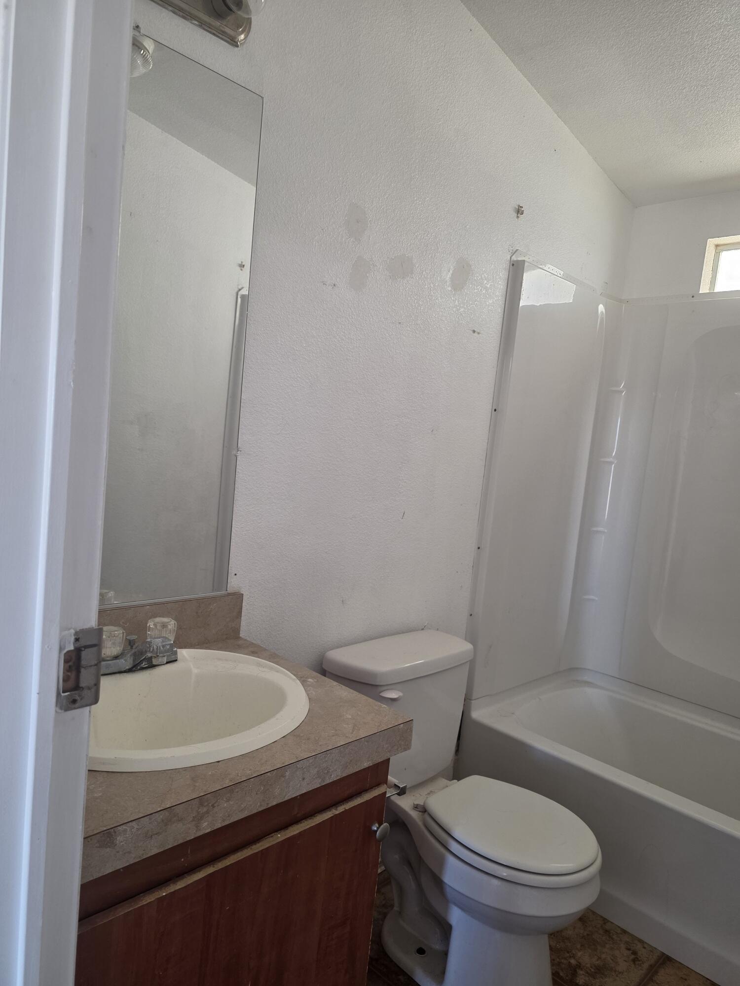 9572 Smith Road Phelan, CA 92371 - Photo 30 of 43 20251106_140325_resized_1