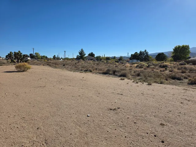 $295,000 | 9572 Smith Road, Phelan, CA 92371