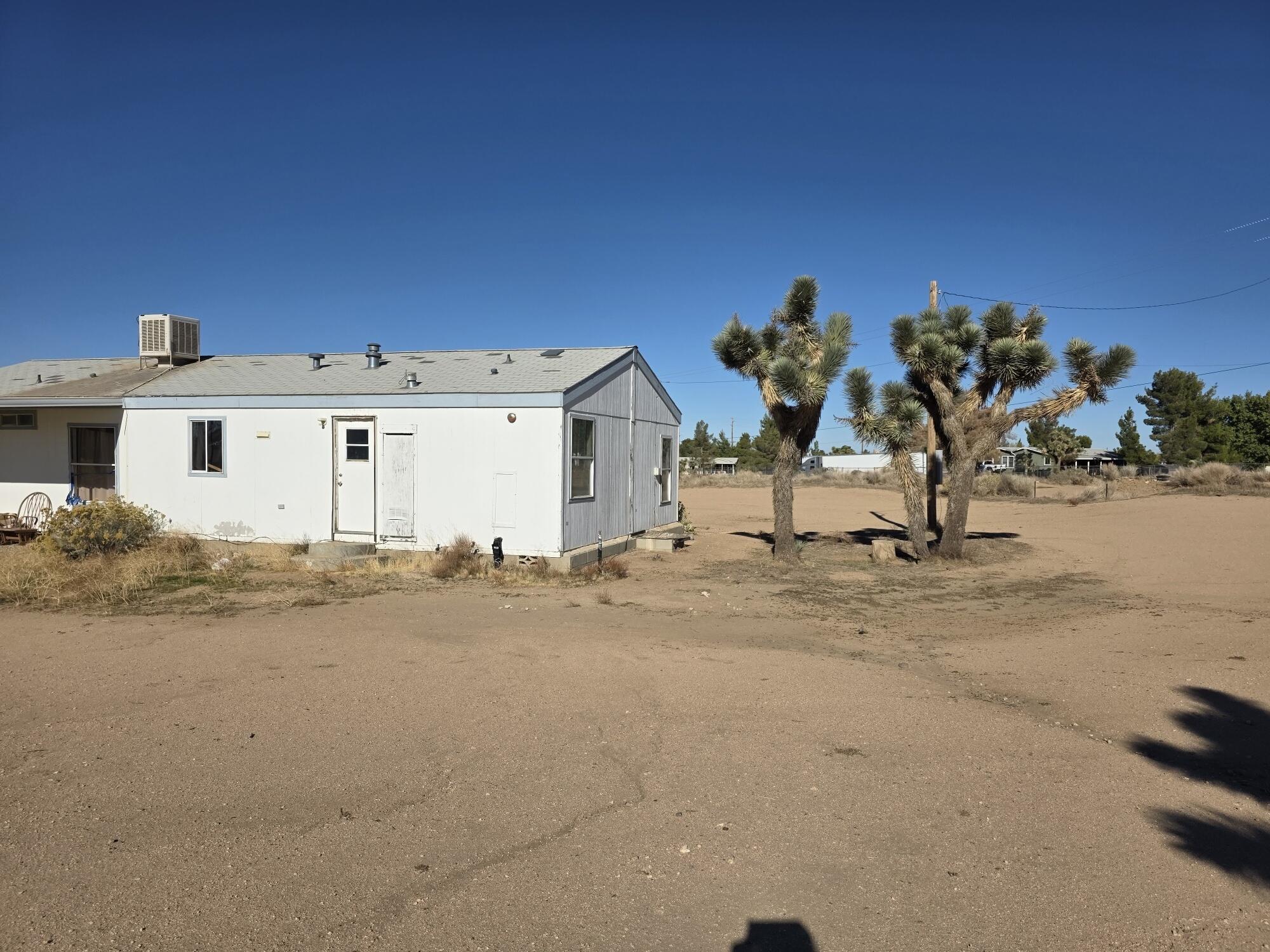 9572 Smith Road Phelan, CA 92371 - Photo 39 of 43 20251106_135724_resized_1