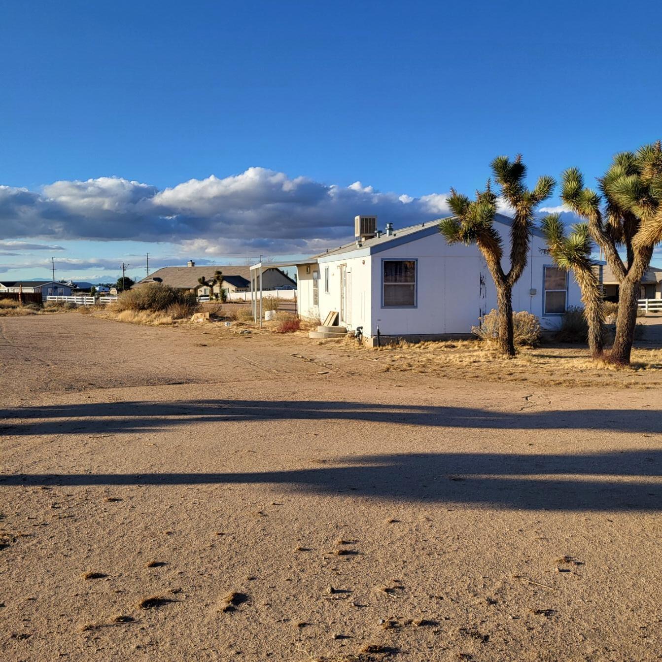 9572 Smith Road Phelan, CA 92371 - Photo 4 of 43 20250205_161240